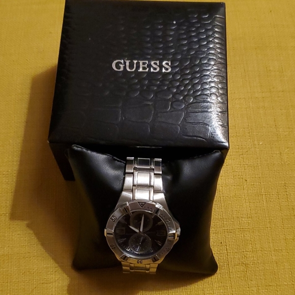 Guess Stainless Steel High Performance Watch - Picture 4 of 4